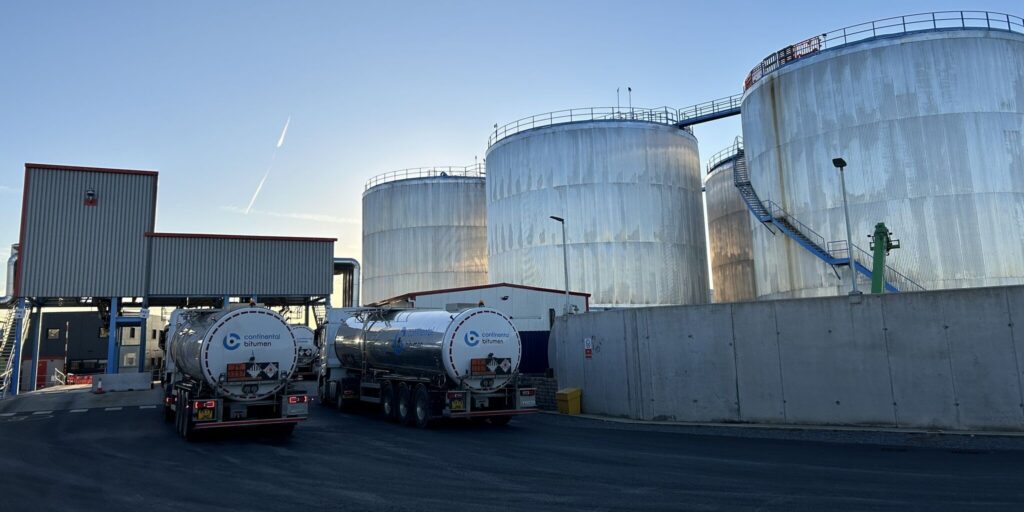 How does Colas optimize margins and bitumen supply in days with Hexaly?